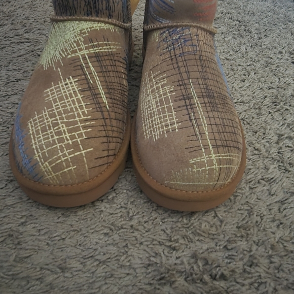 COPY - Uggs the elder statement mini womens - Picture 2 of 4